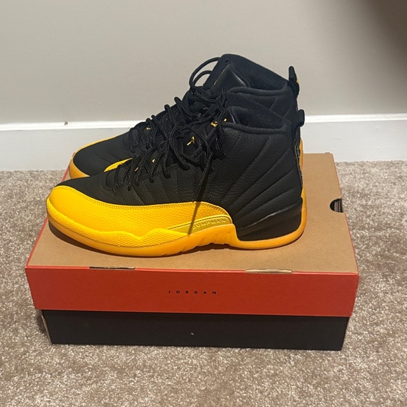 Jordan Retro 12 - Picture 2 of 7